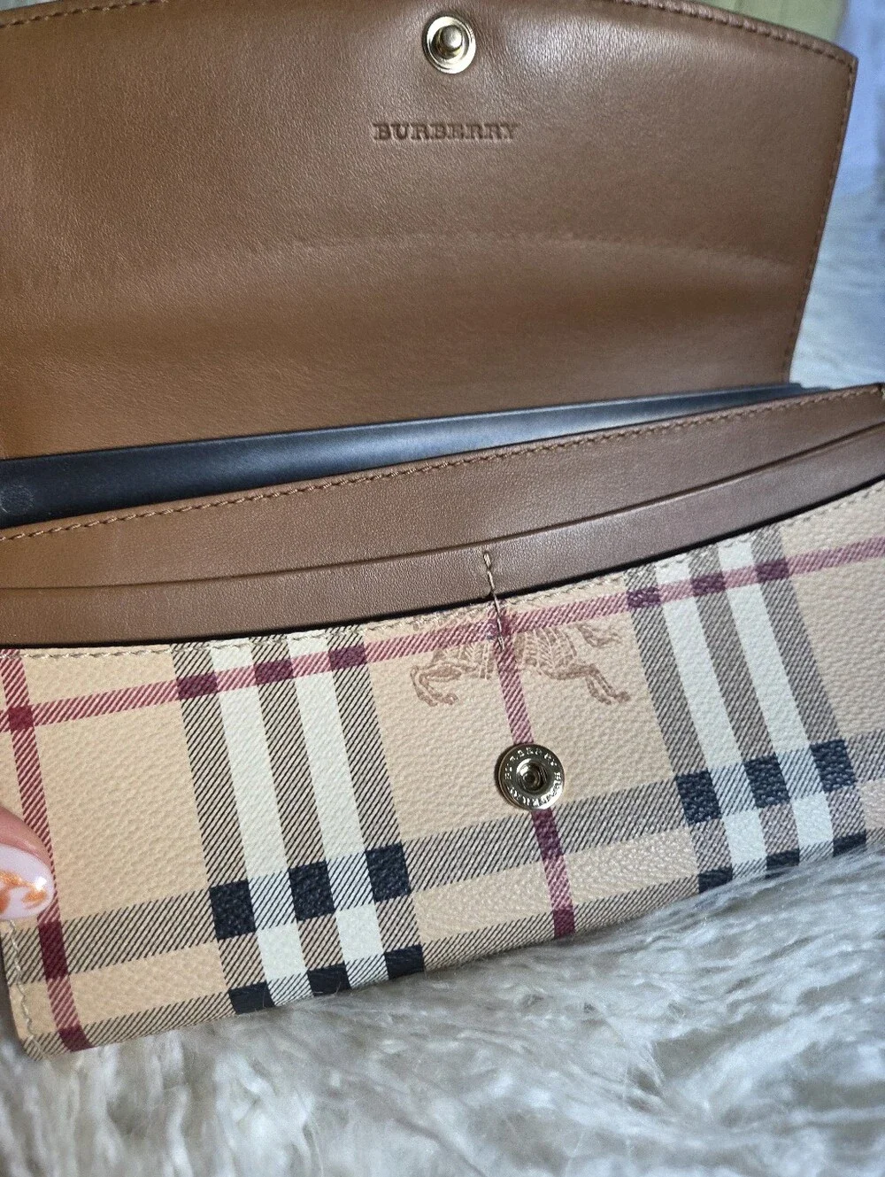 Burberry Haymarket Check Wallet EUC